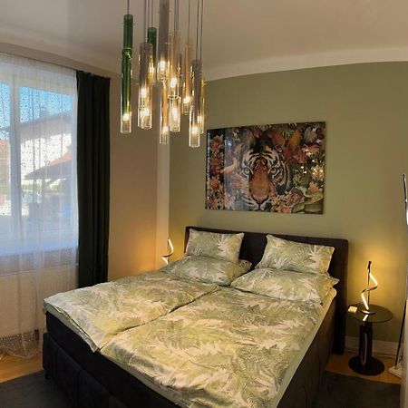 Wohnung 1 Mit 2 Schlafzimmern Und Terrasse Гросгмайн Екстериор снимка