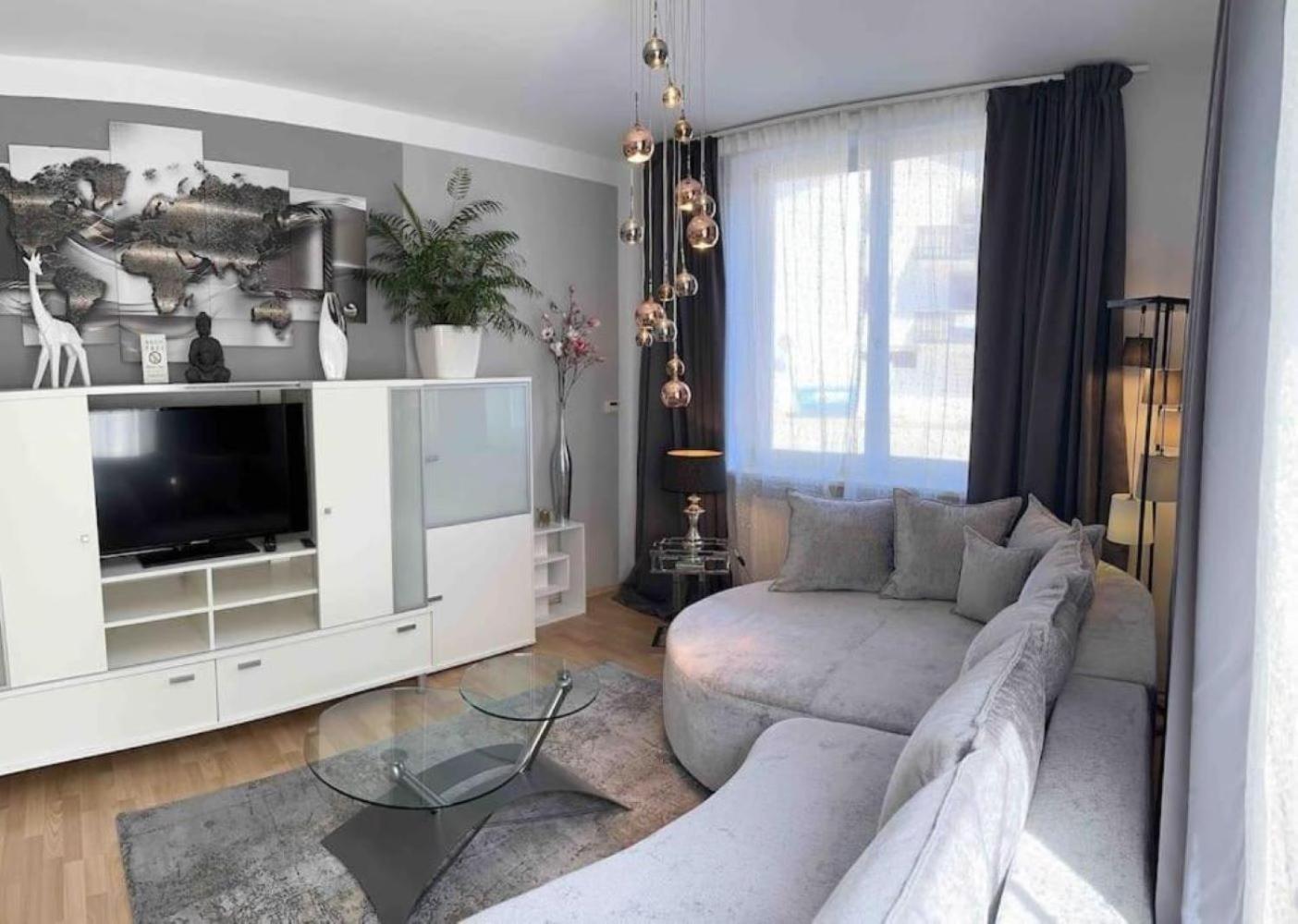 Wohnung 1 Mit 2 Schlafzimmern Und Terrasse Гросгмайн Екстериор снимка