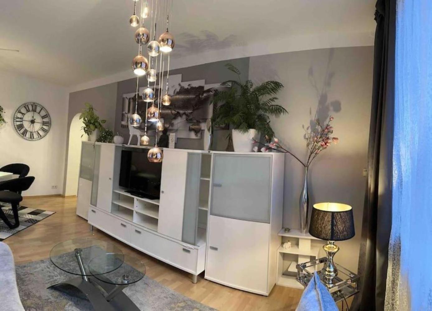 Wohnung 1 Mit 2 Schlafzimmern Und Terrasse Гросгмайн Екстериор снимка