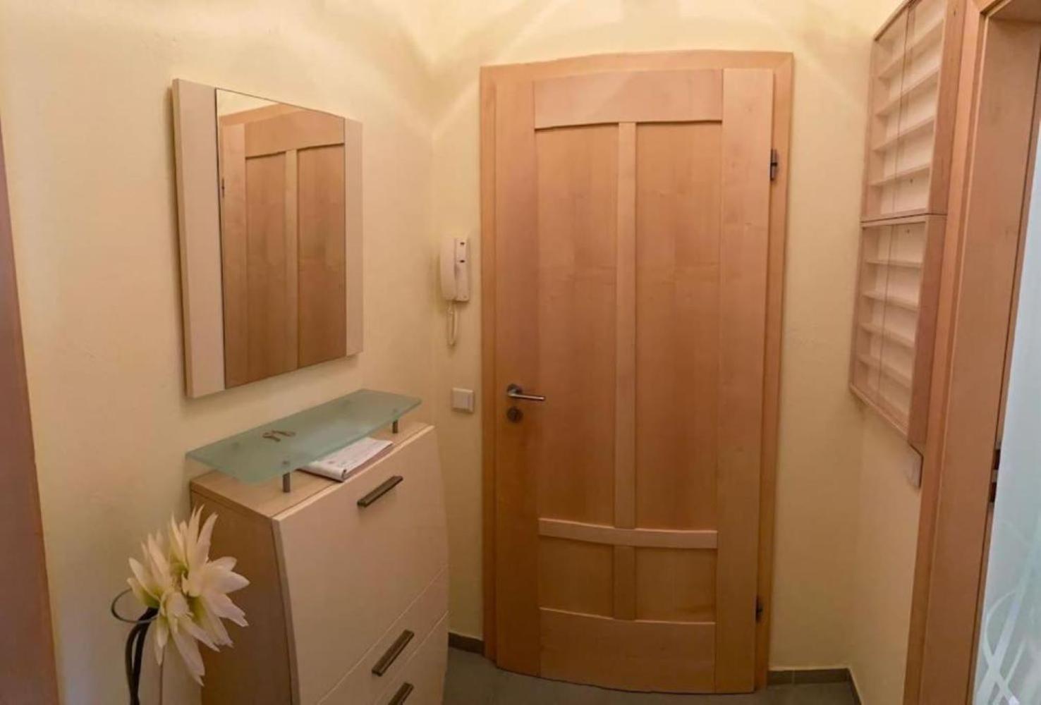 Wohnung 1 Mit 2 Schlafzimmern Und Terrasse Гросгмайн Екстериор снимка