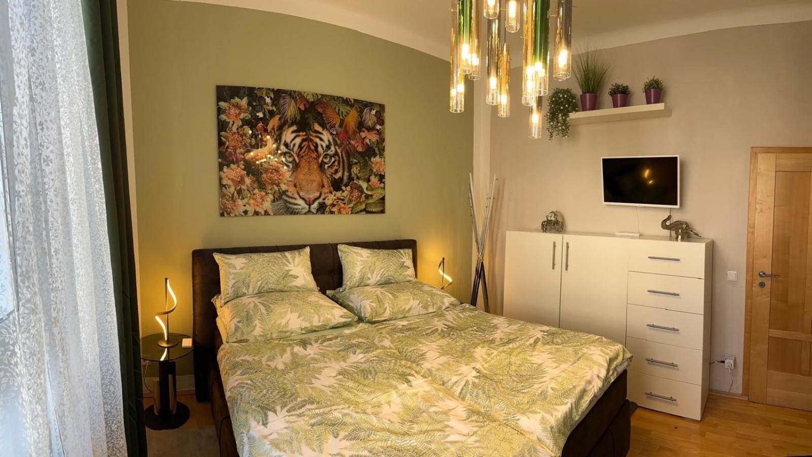 Wohnung 1 Mit 2 Schlafzimmern Und Terrasse Гросгмайн Екстериор снимка
